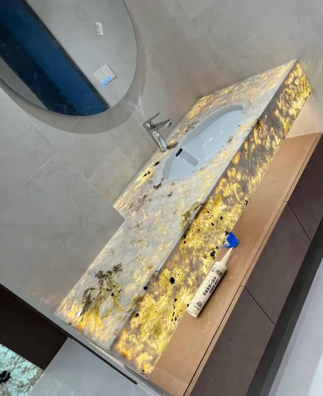 Natural Translucent Stone：Island Countertop & Bar Counter & Vanity Basin