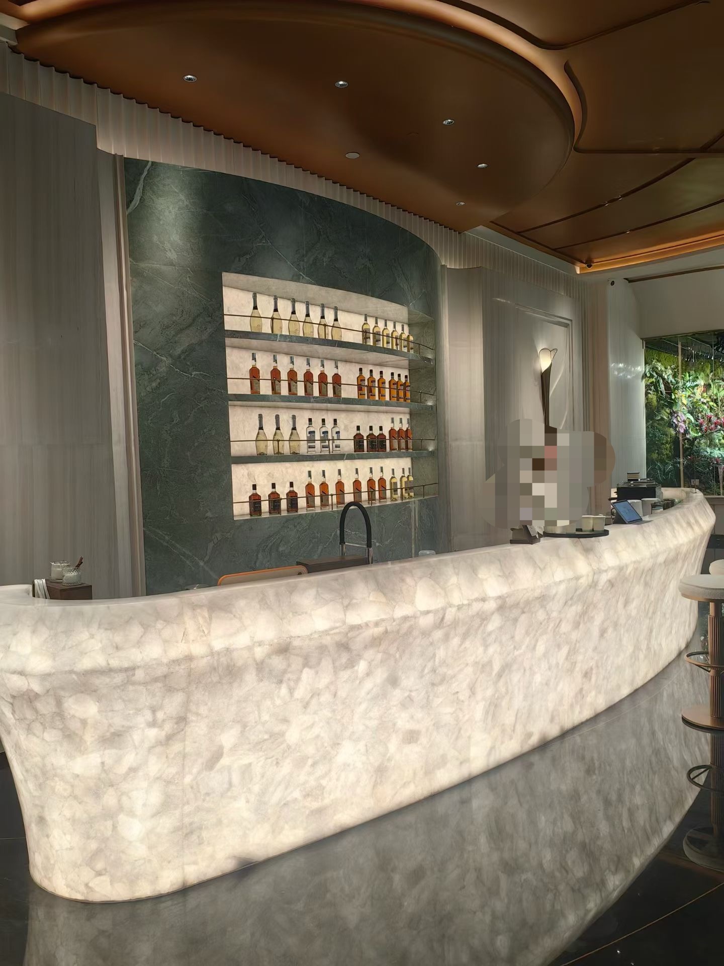 Natural Translucent Stone：Island Countertop & Bar Counter & Vanity Basin
